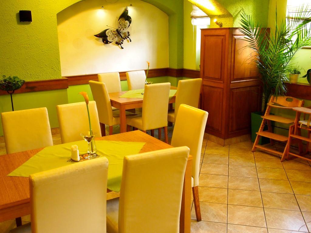 Pension Habermannova Vila Bludov  Extérieur photo